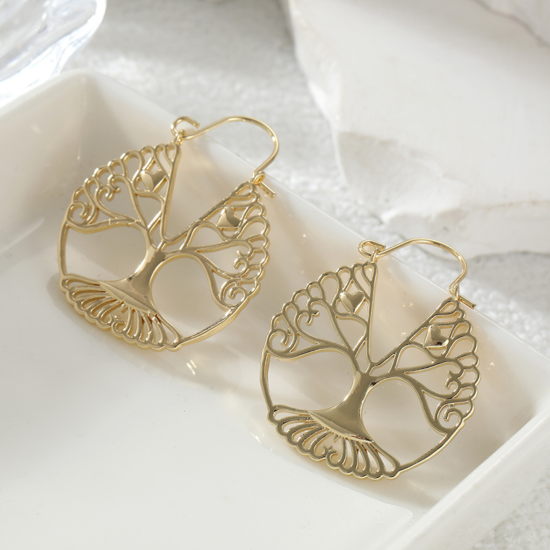 Luxury Retro Style Hollowed Ou - Luxury Lifestyle Jewelry recension och pris