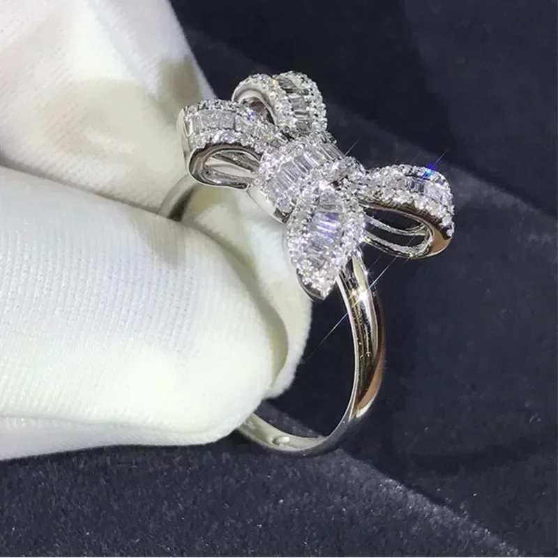 Huitan Big Bowknot Exquisite C - Luxury Lifestyle Jewelry recension och pris