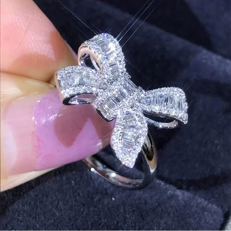 Huitan Big Bowknot Exquisite C - Luxury Lifestyle Jewelry recension och pris